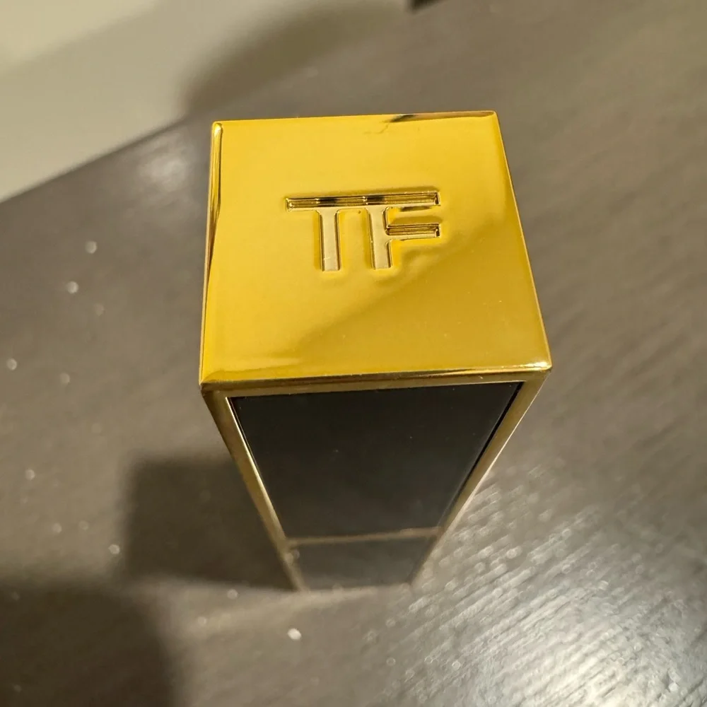 NIB- TOM FORD LIP COLOR SATIN MATTE 027 Shameless